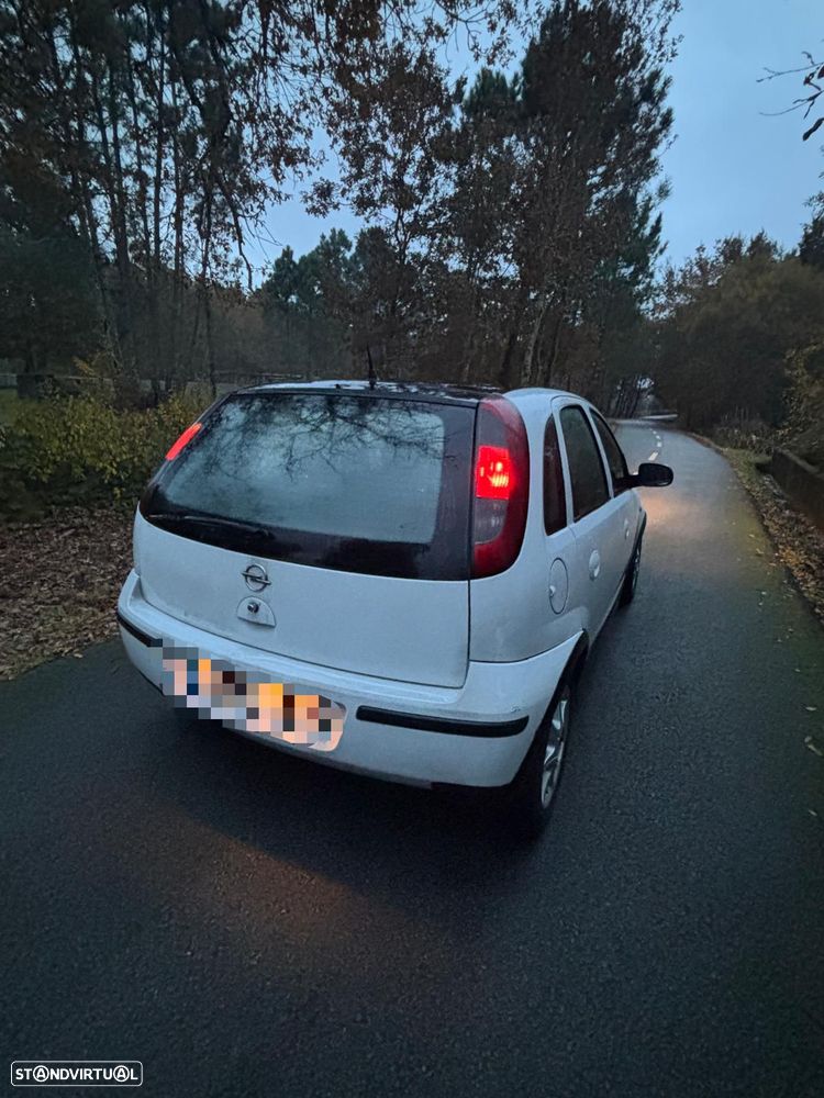 Opel Corsa 1.3 CDTi Essentia - 2