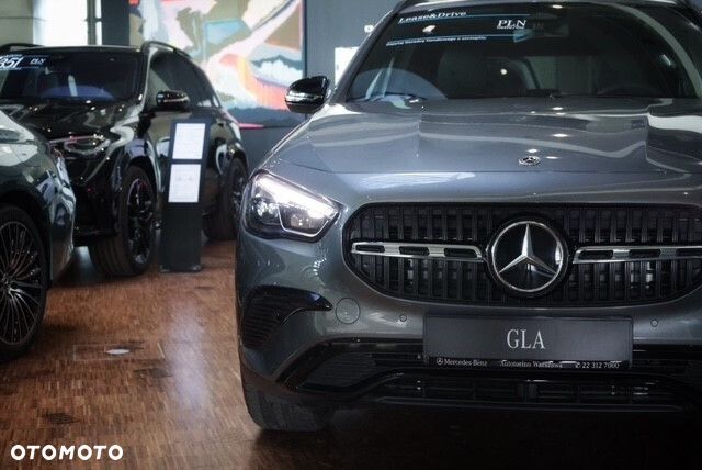 Mercedes-Benz GLA - 3