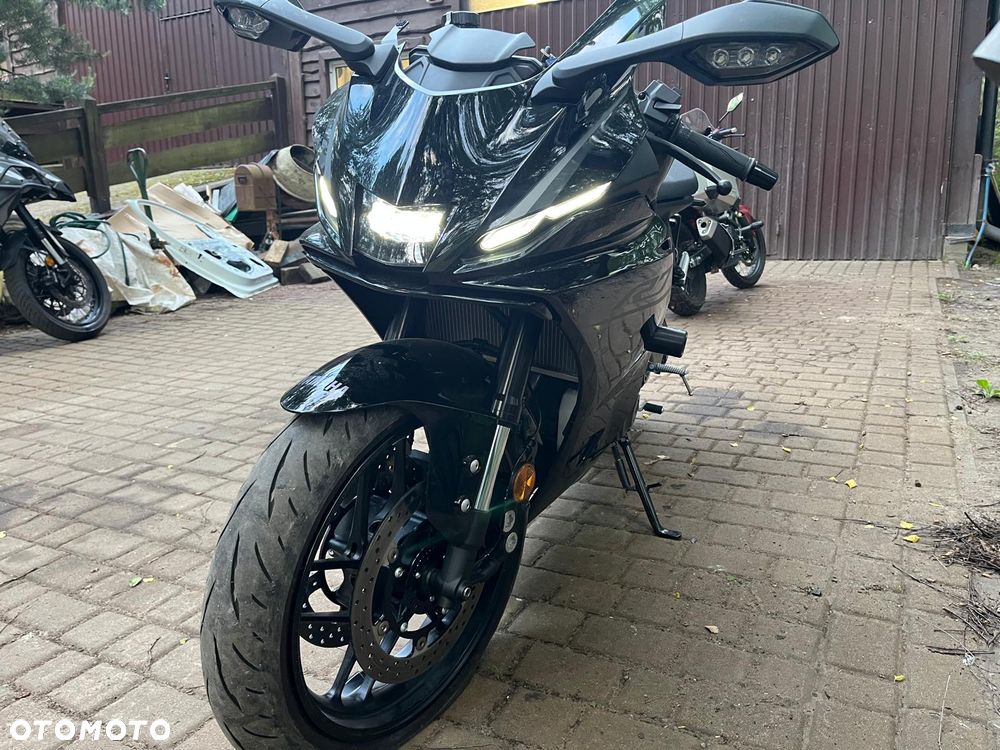 Yamaha R7 - 7