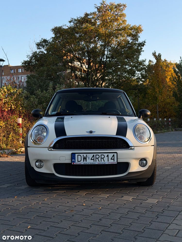Mini One 2013 photo 4