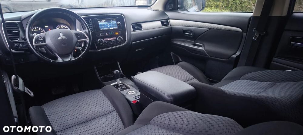 Mitsubishi Outlander 2.0 Intense 4WD CVT - 21