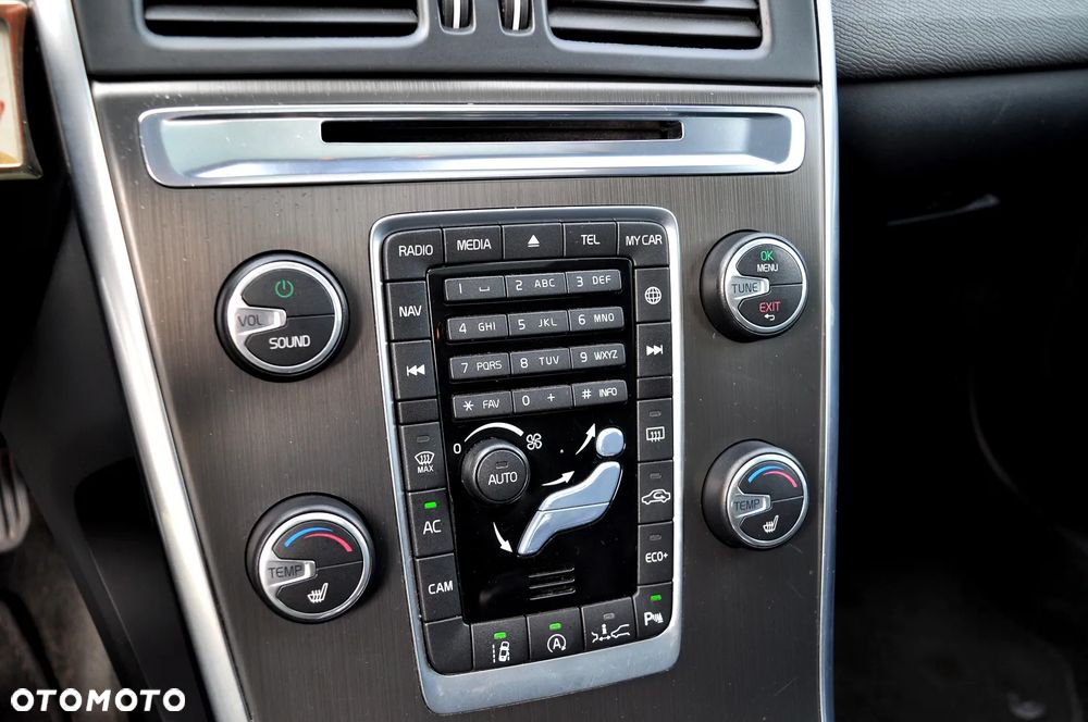Volvo XC 60 D4 Geartronic Summum - 32