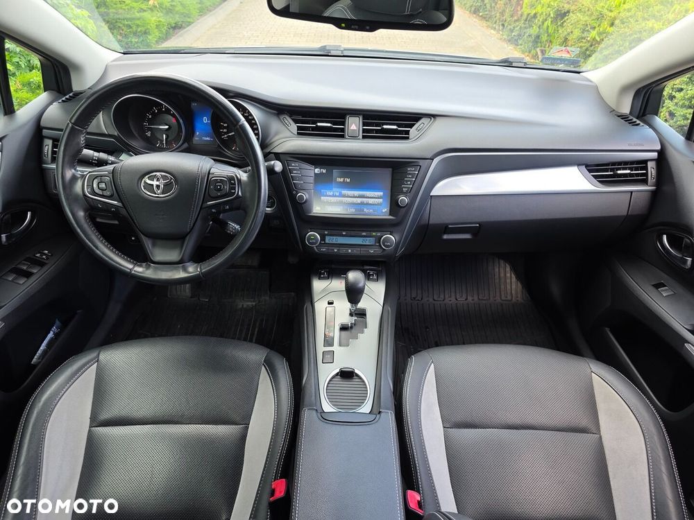 Toyota Avensis 1.8 Premium MS - 9