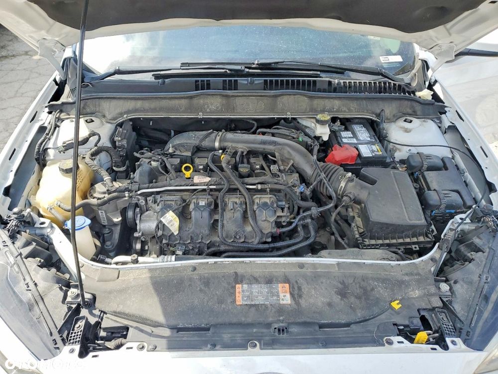 Ford Fusion - 12