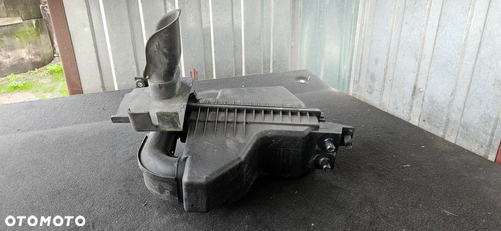 Obudowa filtr powietrza 53k-a01 Suzuki Swift IV 1,3 DDIS - 2