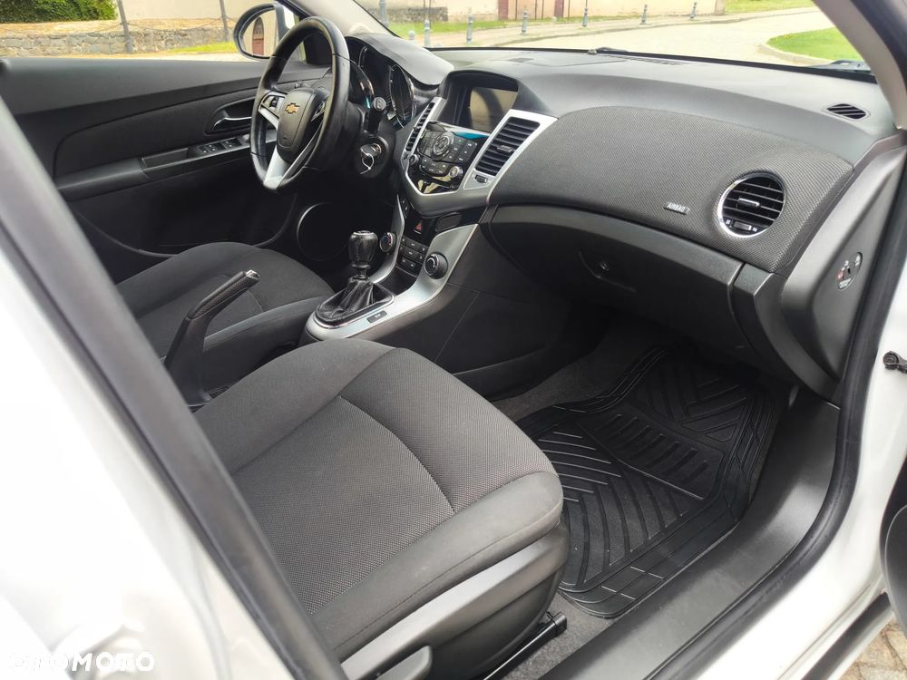 Chevrolet Cruze 1.8 LT+ - 15