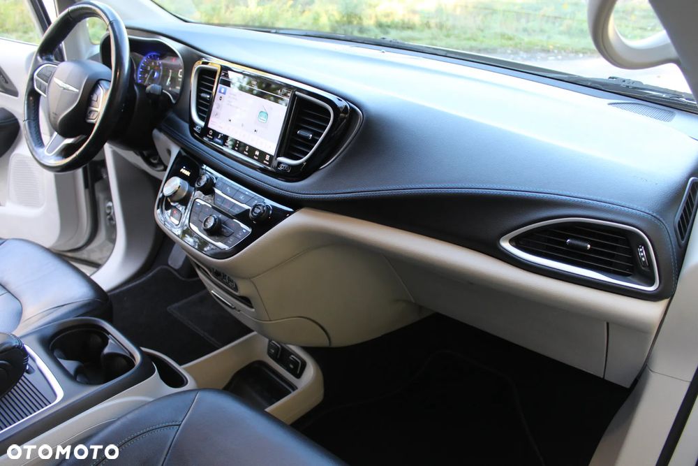 Chrysler Pacifica - 29