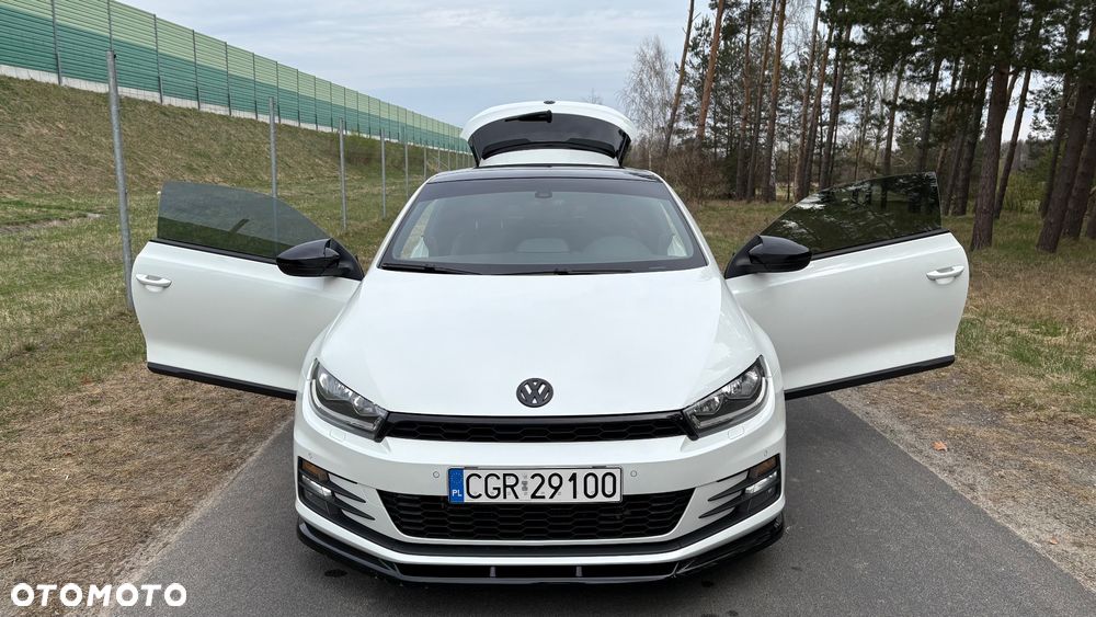 Volkswagen Scirocco 2.0 TDI Blue Motion Technologie Club - 13