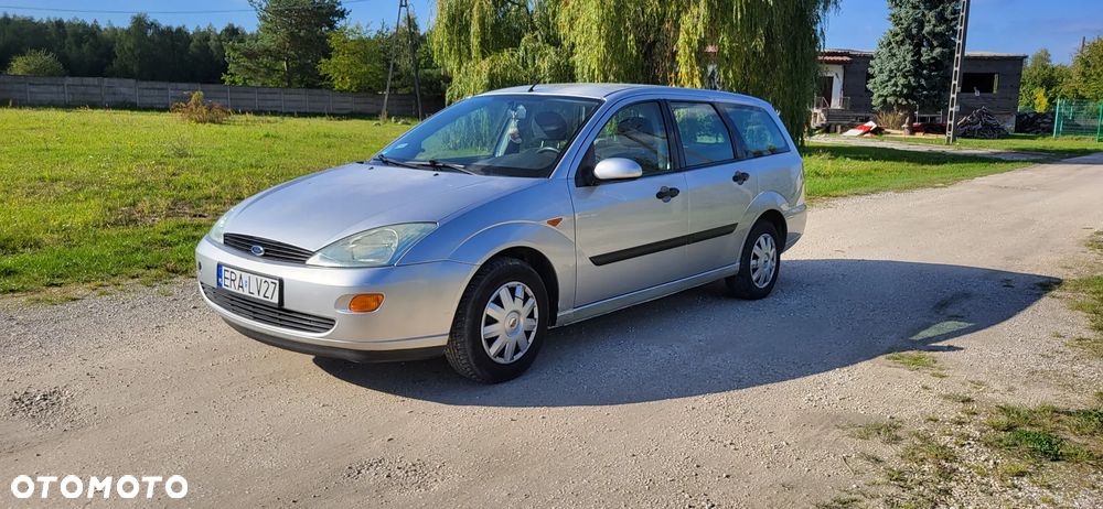 Ford Focus 1.4 Trend - 4