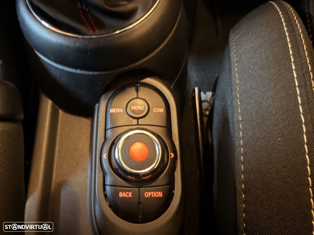 MINI 3 Portas One JCW - 20