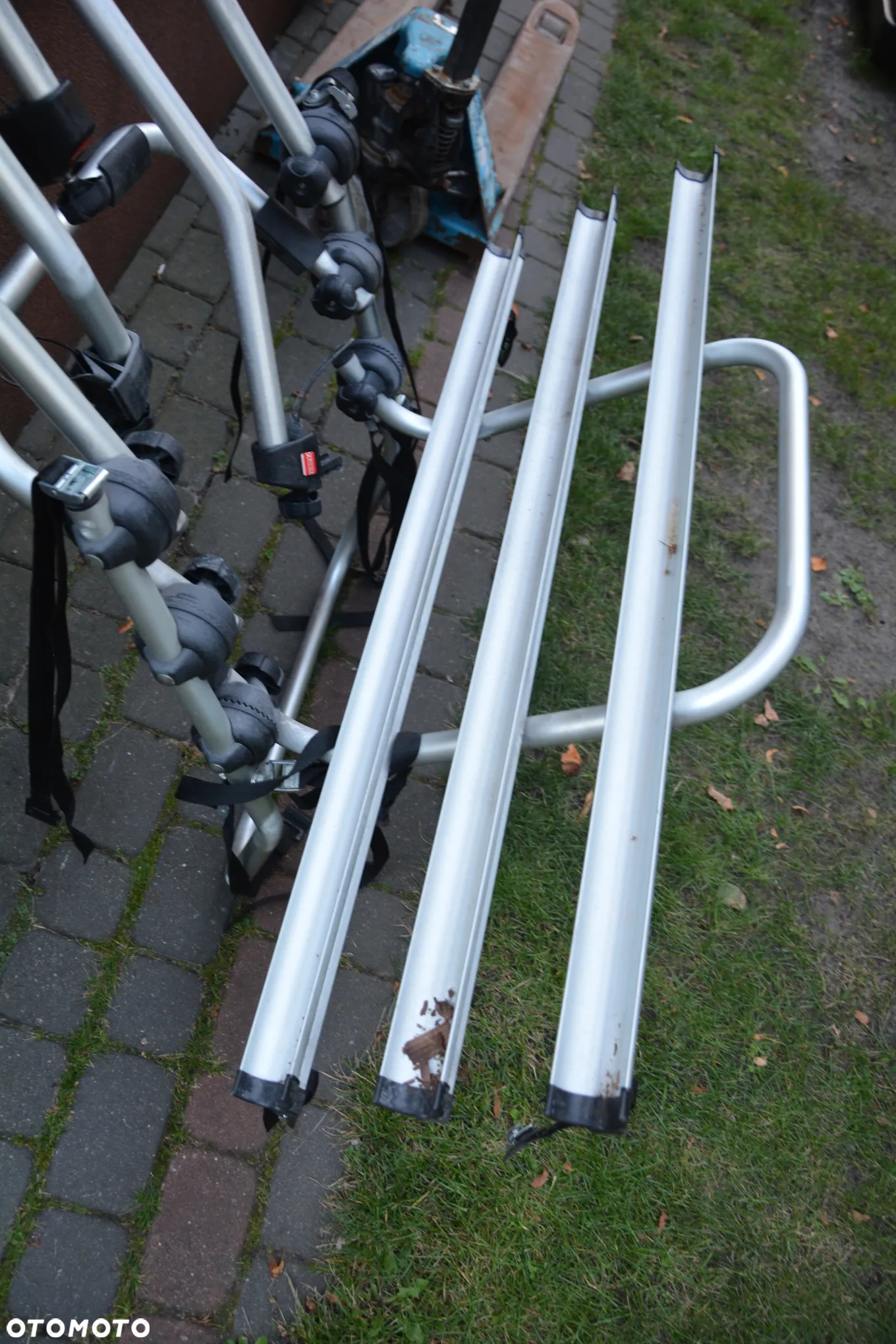 Bagażnik na 3 rowery mocowany na tył auta aluminiowy - 3