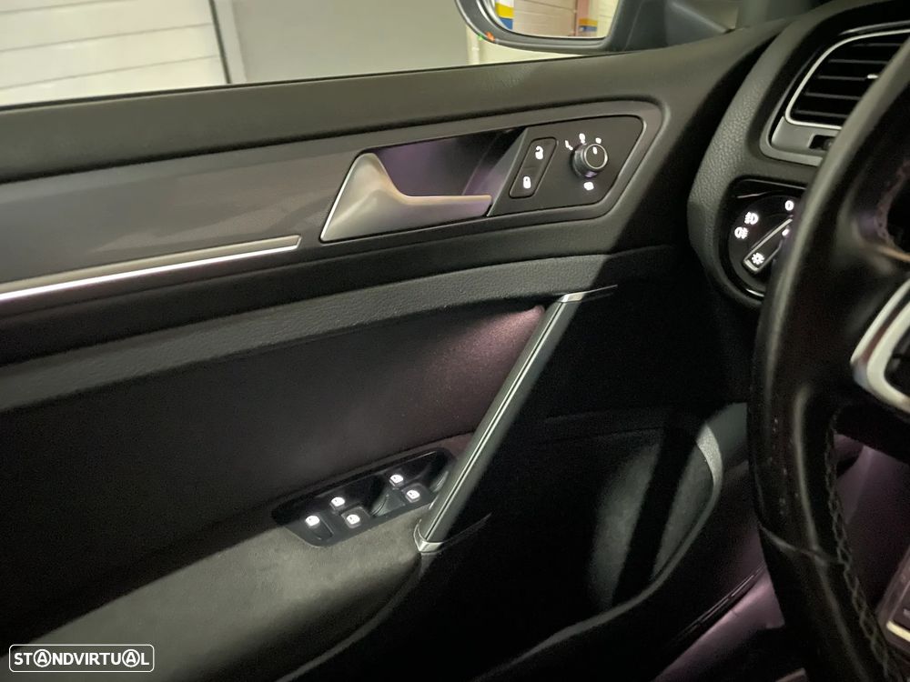 VW Golf 1.6 TDi R-Line - 23