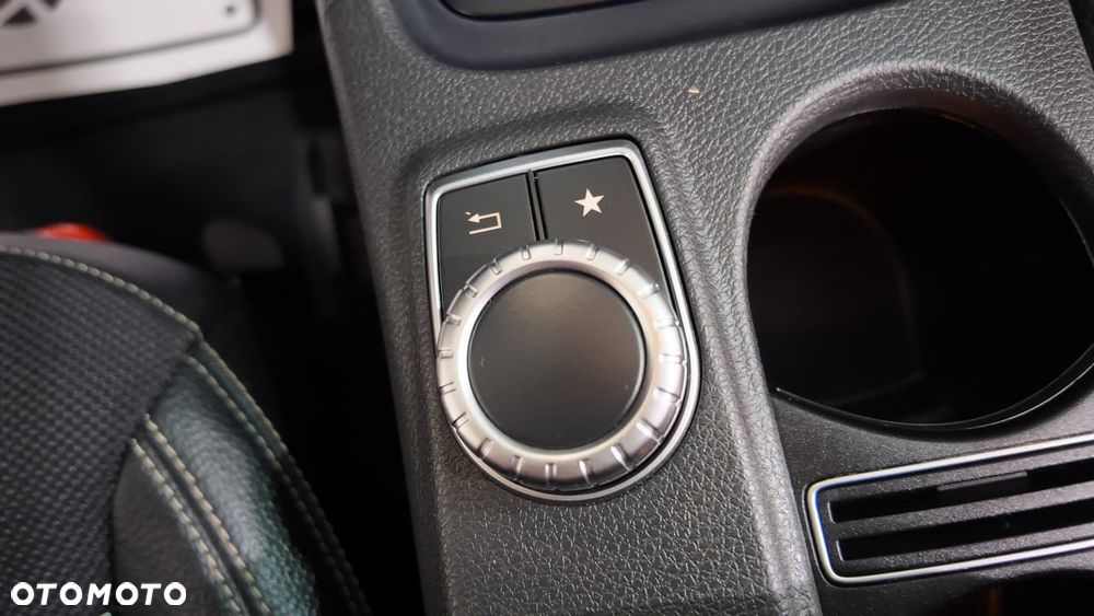 Mercedes-Benz CLA 250 4-Matic Sport - 26