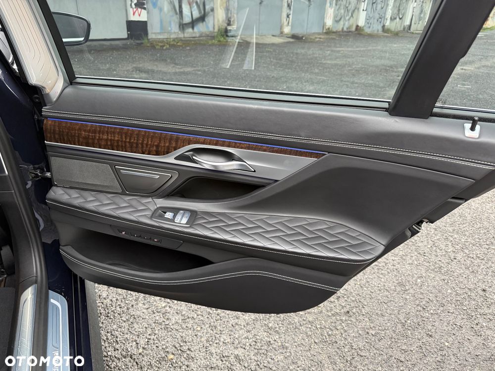 BMW Seria 7 745Le xDrive - 10