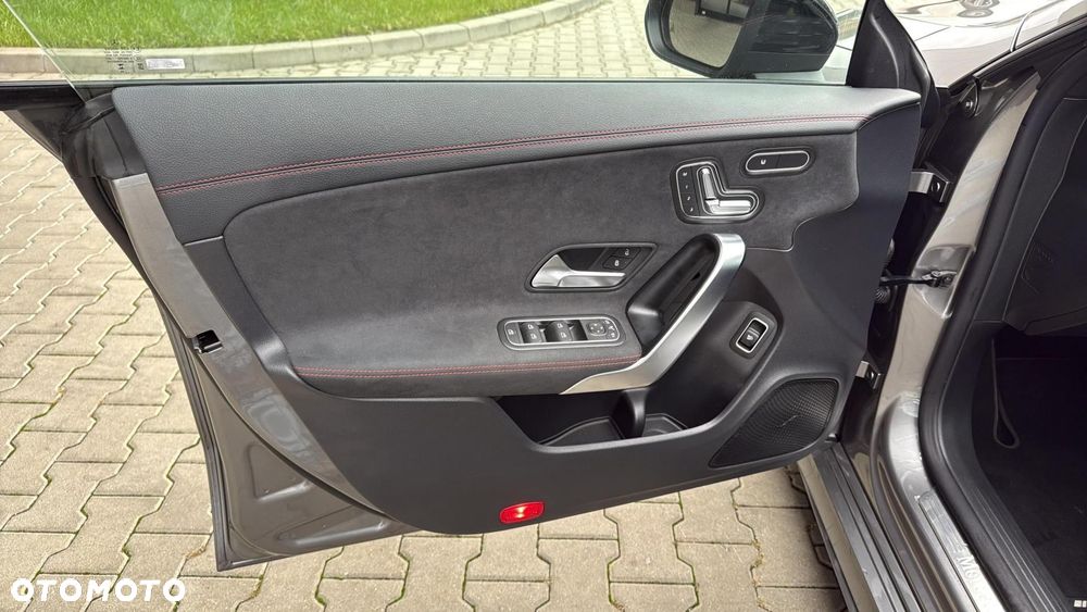 Mercedes-Benz CLA - 9