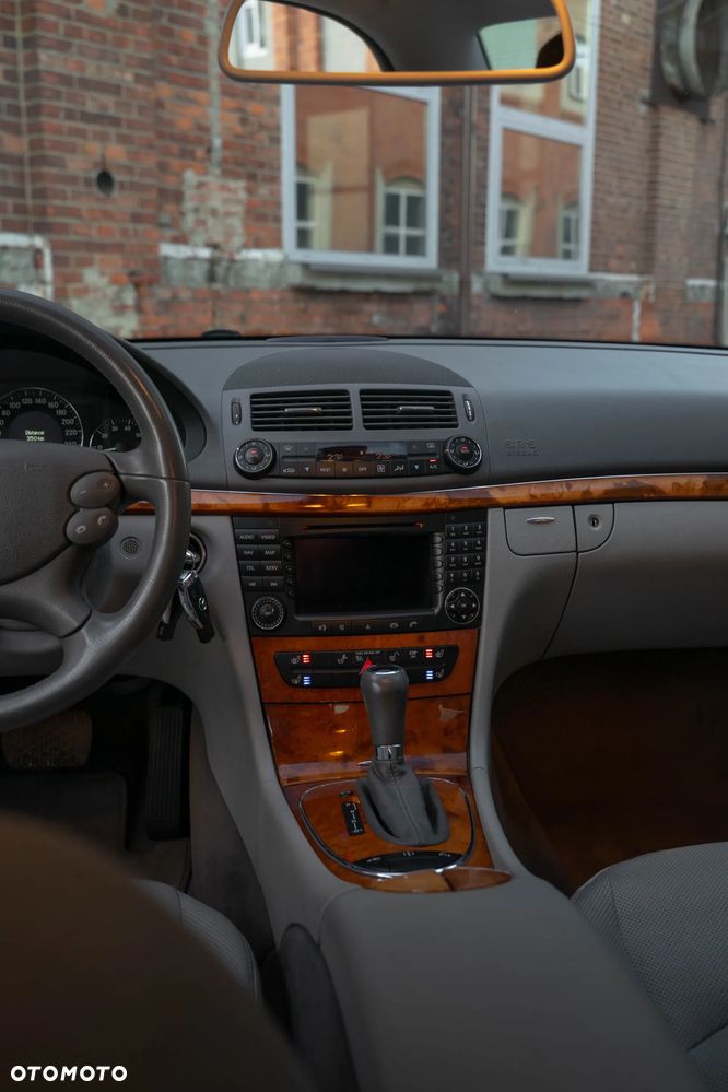 Mercedes-Benz Klasa E 500 4-Matic Elegance - 15