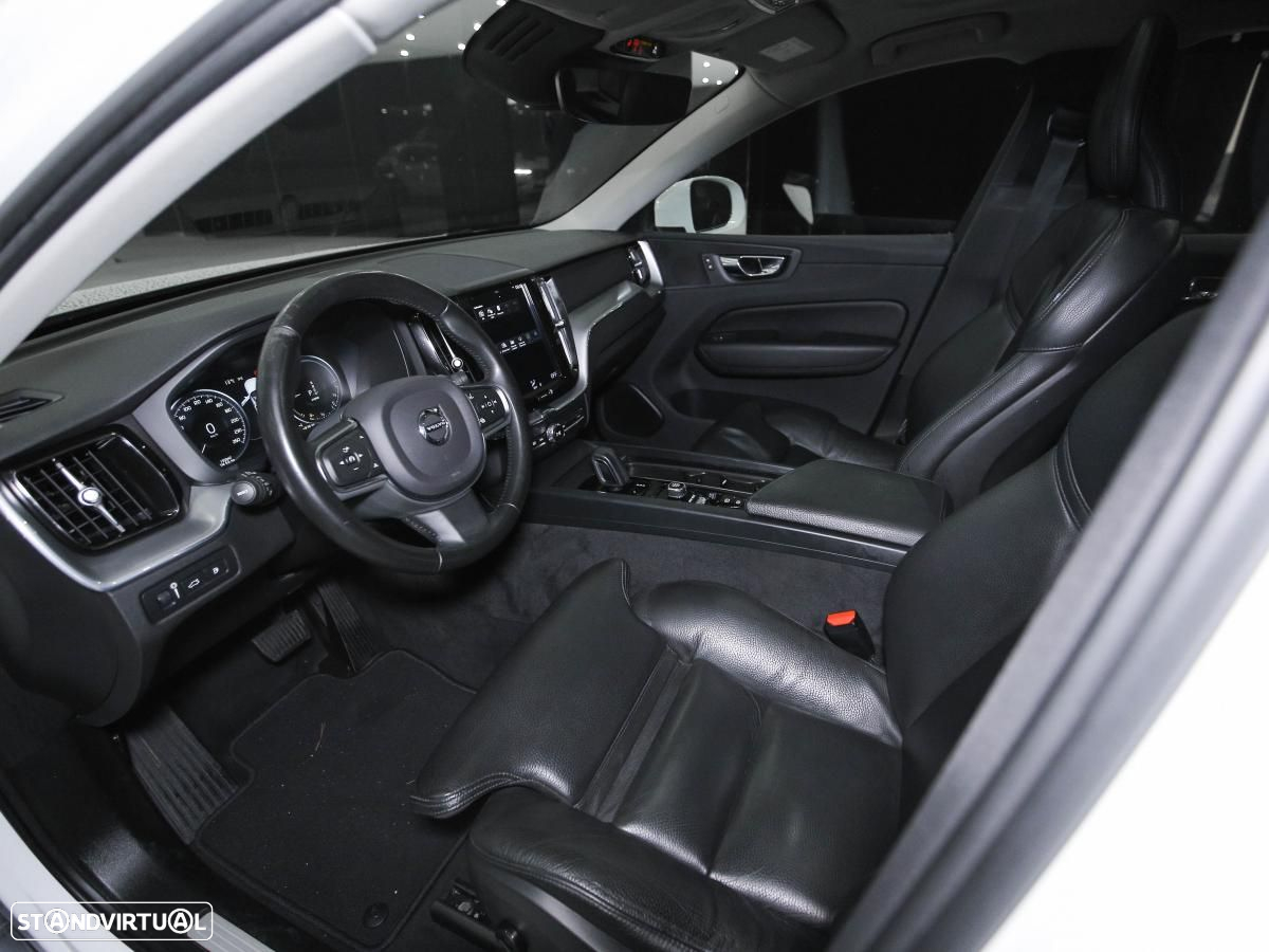 Volvo XC 60 2.0 T8 PHEV Momentum AWD - 6
