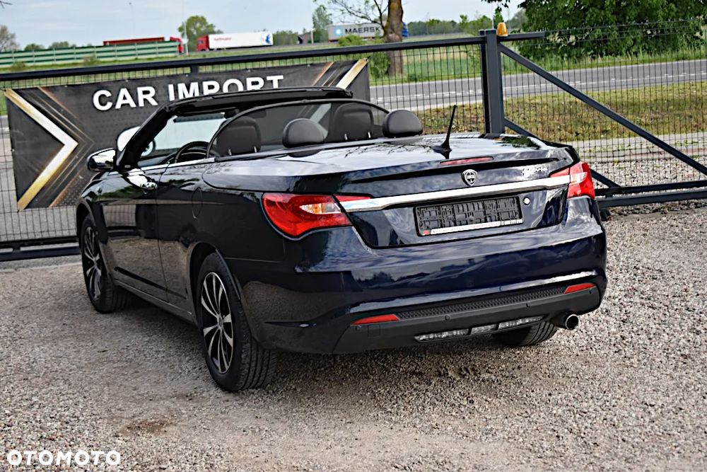Chrysler 200 - 12