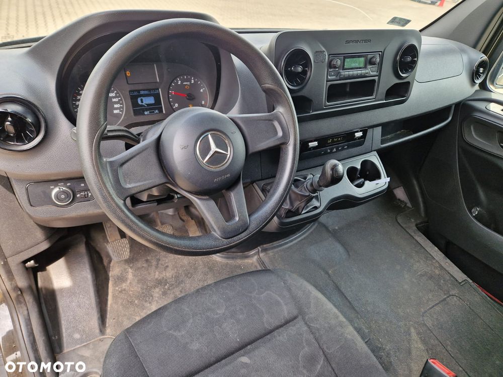 Mercedes-Benz Sprinter - 22