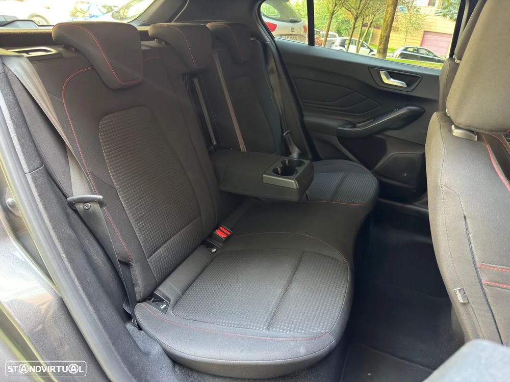 Ford Focus 1.0 EcoBoost MHEV ST-Line - 15