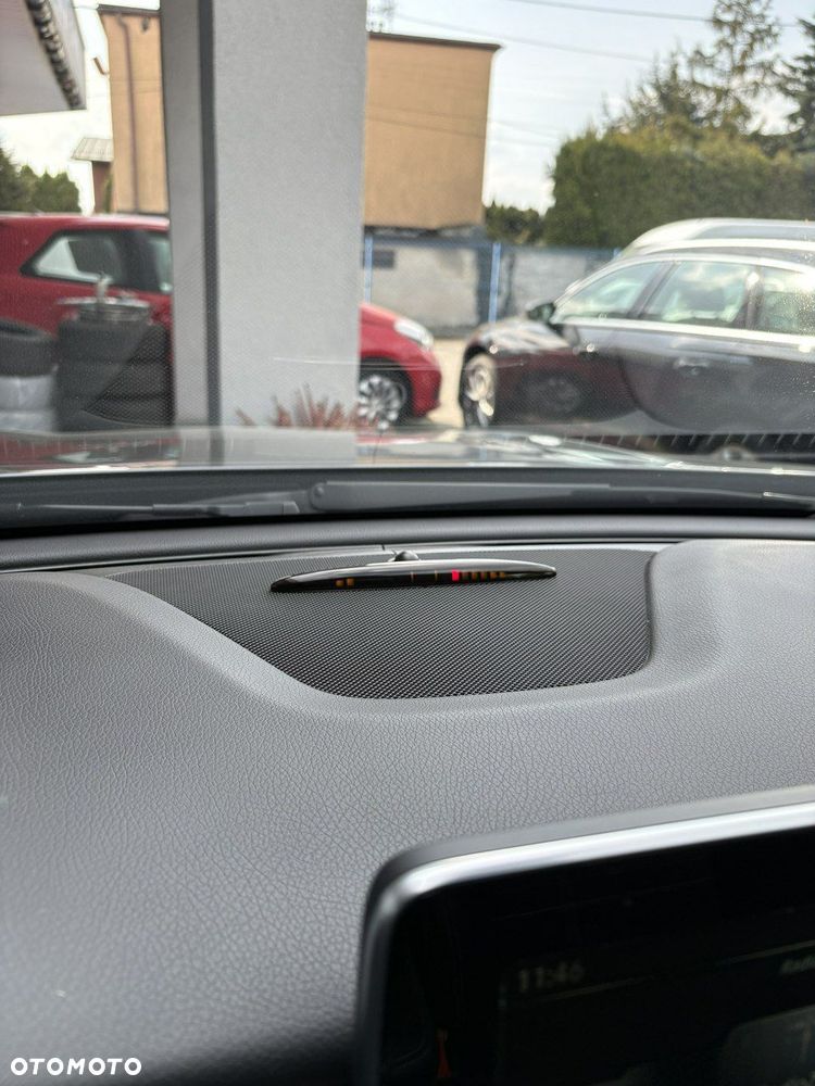 Mercedes-Benz GLA - 29