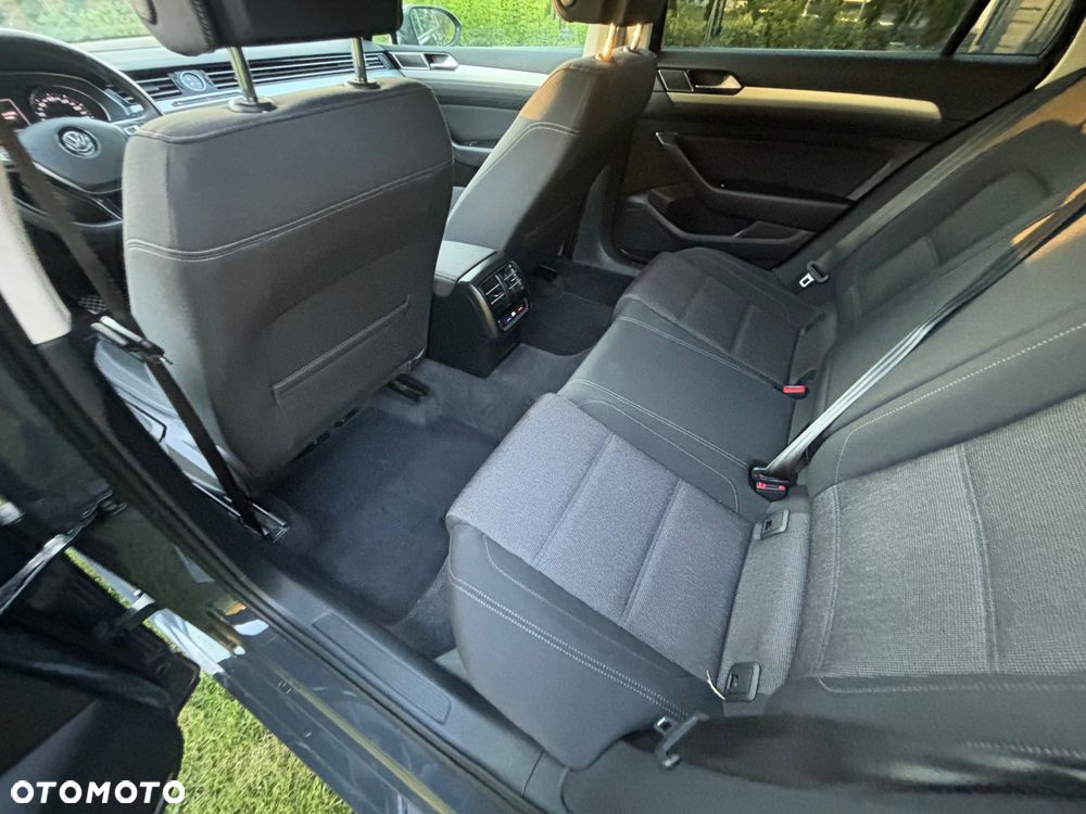 Volkswagen Passat 2.0 TDI BMT Comfortline - 11