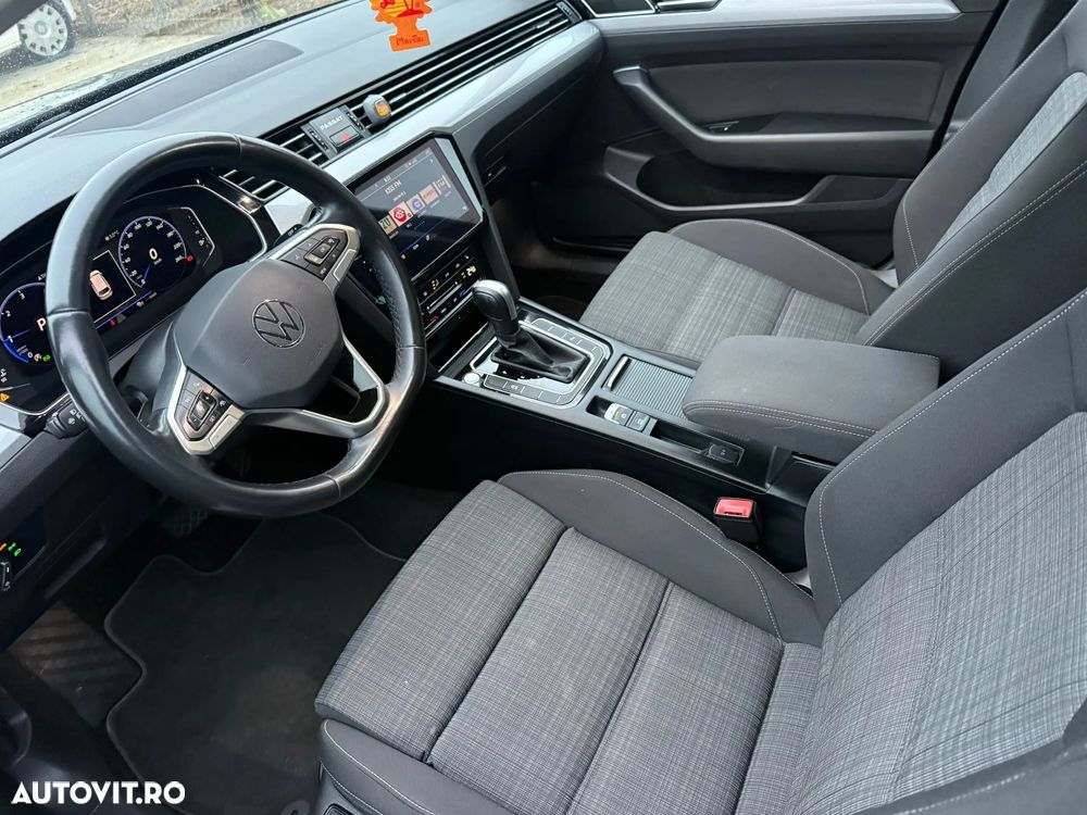 Volkswagen Passat Variant 2.0 TDI SCR DSG Elegance - 7