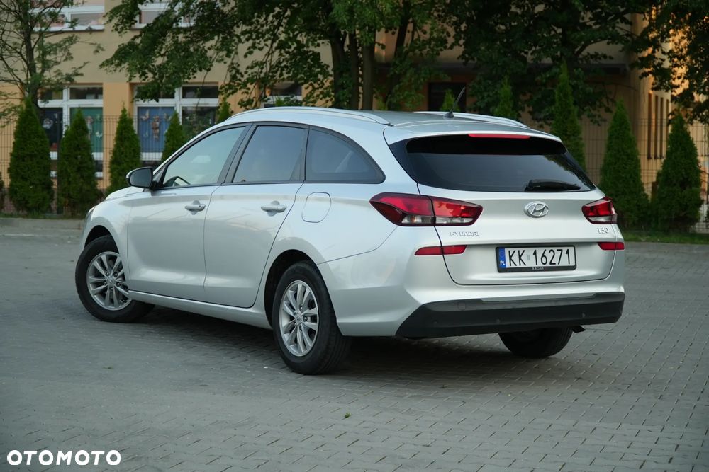 Hyundai i30 1.0 T-GDI GPF Classic + - 4