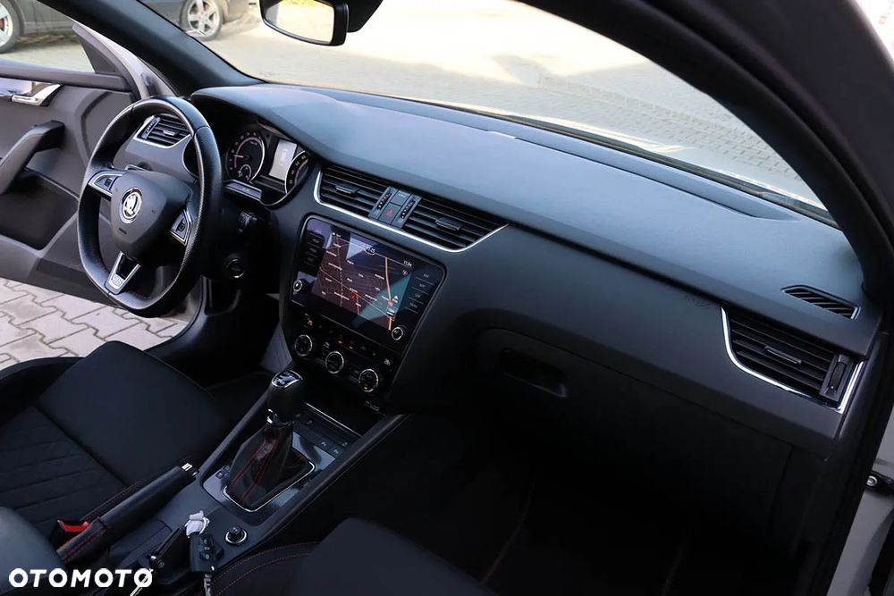 Skoda Octavia 2.0 TDI SCR 4x4 RS DSG - 24