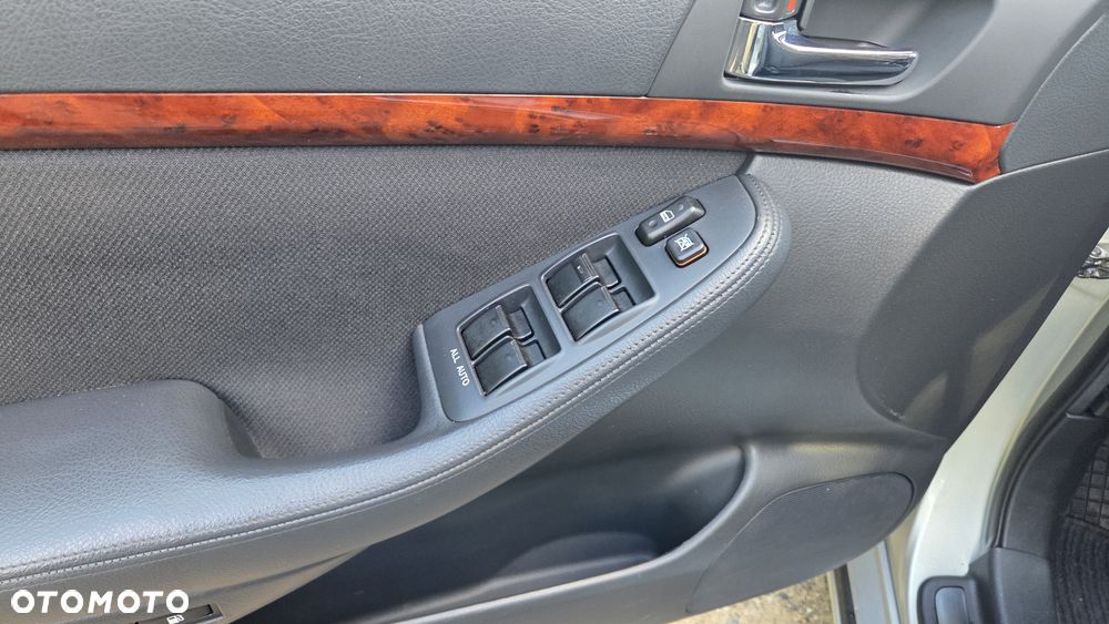 Toyota Avensis 2.0 VVT-i Automatik Sol - 30