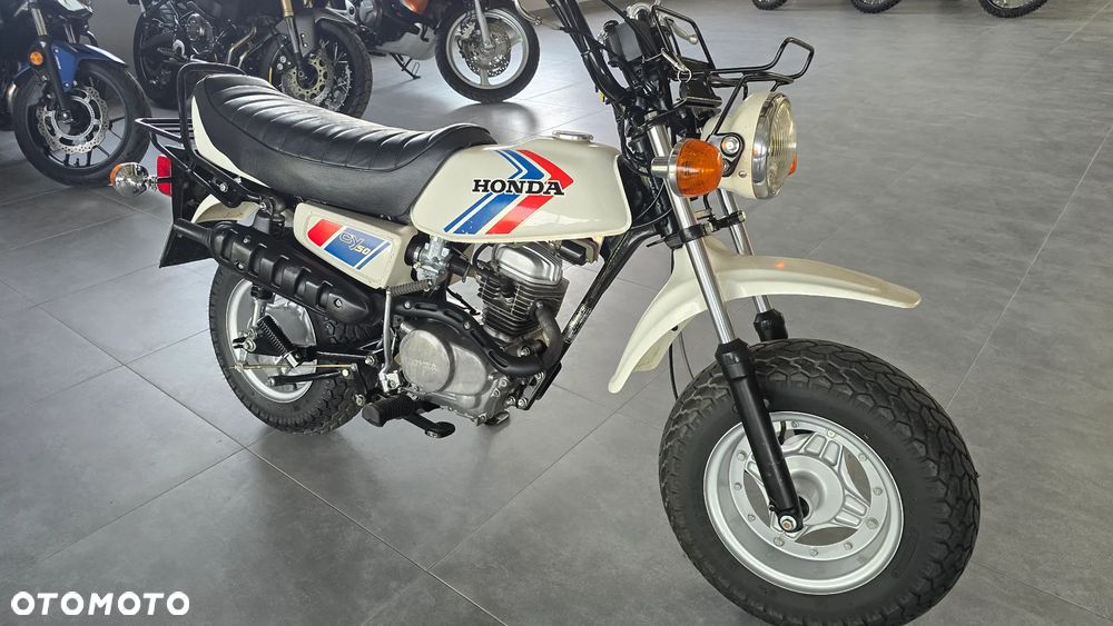 Honda C - 28