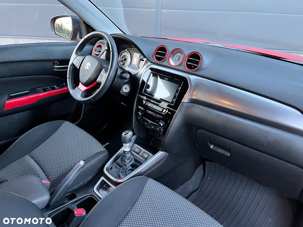 Suzuki Vitara 1.4 Boosterjet Premium 2WD - 16