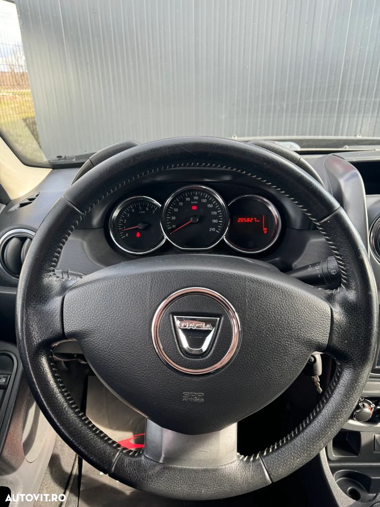 Dacia Duster 1.6 16V 105 4x2 Celebration - 9