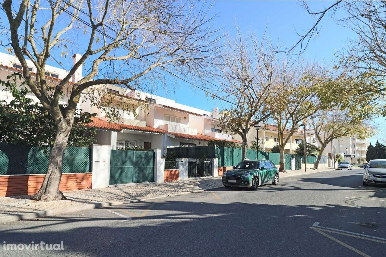 Arrendamento de Moradia mobilada próximo da Praia e Estação de Comboio - Grande imagem: 3/40