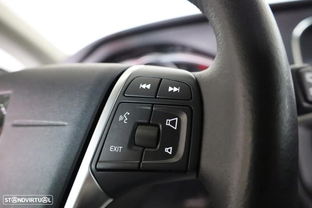 Volvo V40 2.0 D3 Momentum - 33