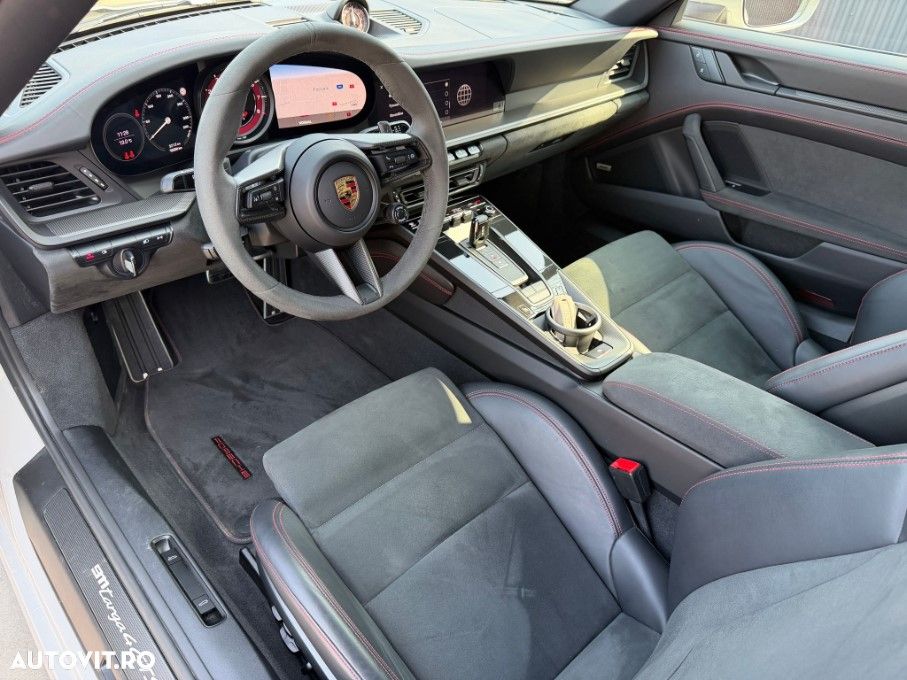 Porsche 911 Targa 4 GTS PDK - 13