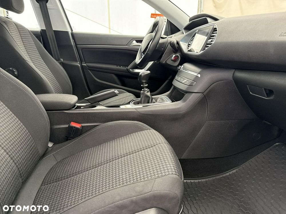 Peugeot 308 - 25