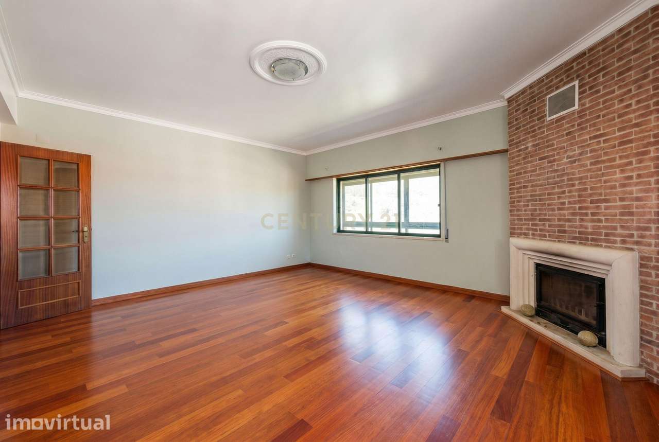 Apartamento T3 com 120m² | Sala com Lareira | Excelentes Áreas e Luz N - Grande imagem: 3/28