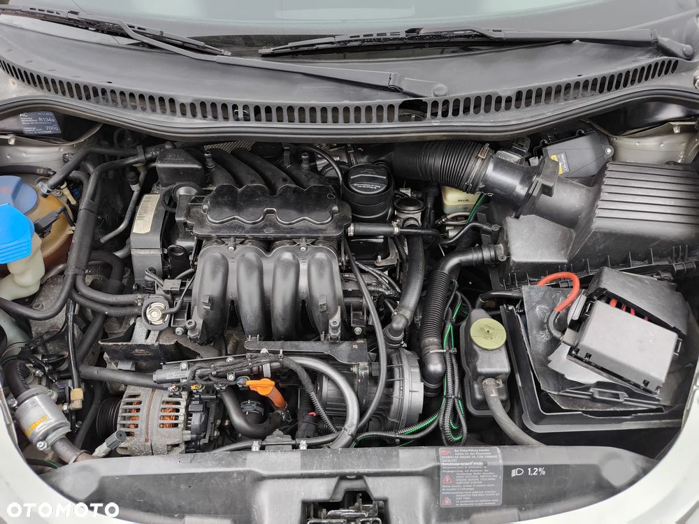 Volkswagen New Beetle 1.6 - 9