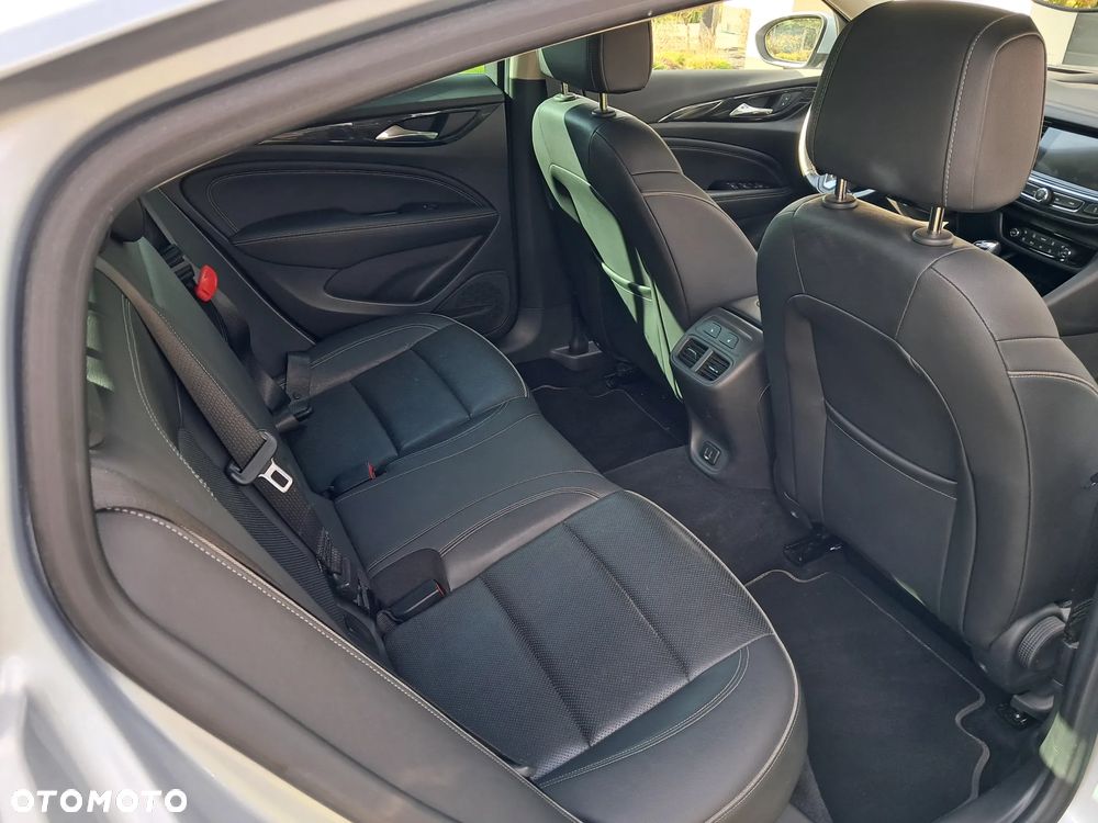 Opel Insignia 2.0 CDTI Cosmo S&S - 27