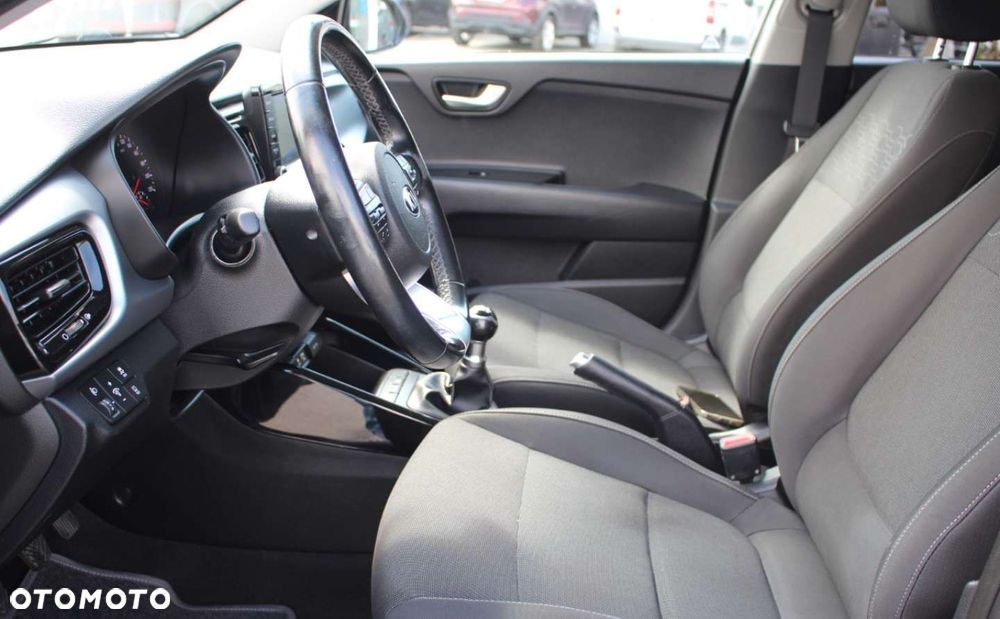 Kia Rio - 14
