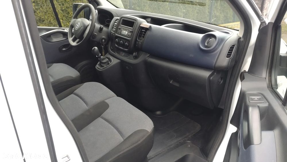 Opel Vivaro - 8