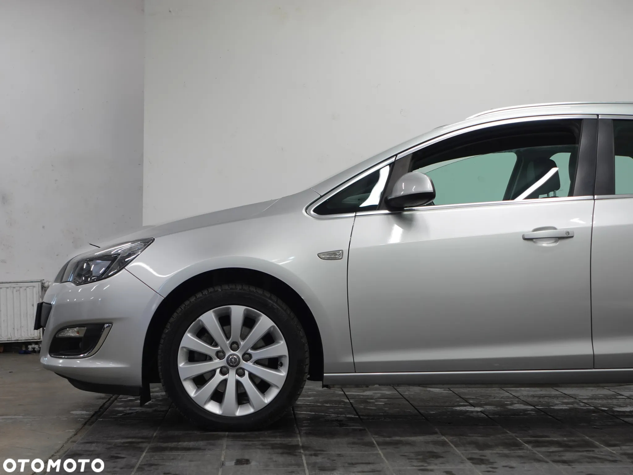 Opel Astra IV 1.6 CDTI Cosmo - 19