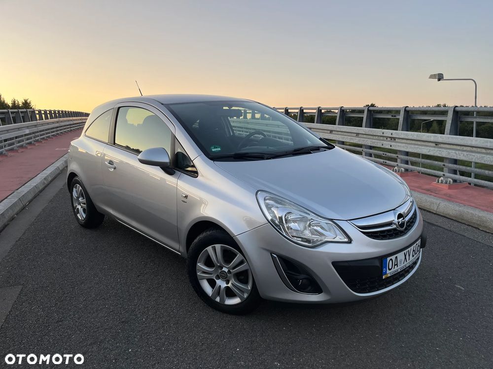 Opel Corsa 1.2 16V Cosmo - 2