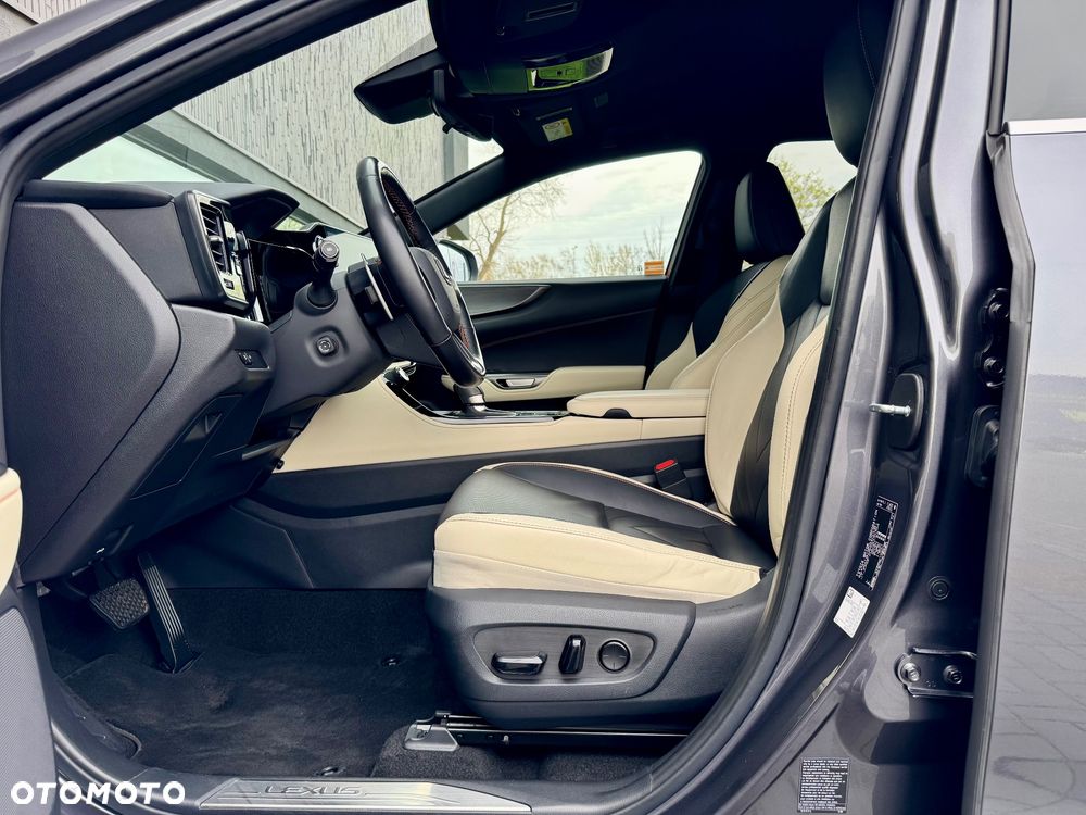 Lexus NX 450h+ Omotenashi AWD - 15