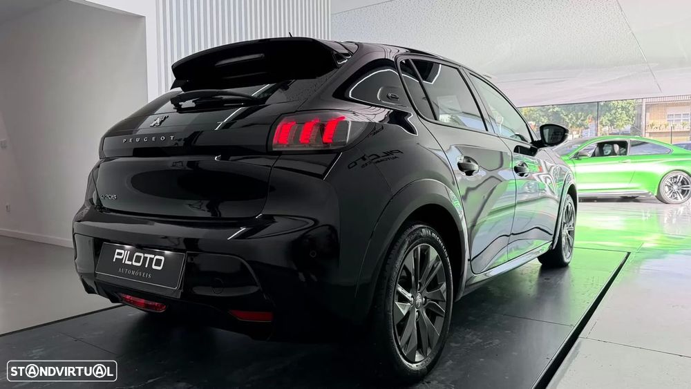 Peugeot e-208 - 14