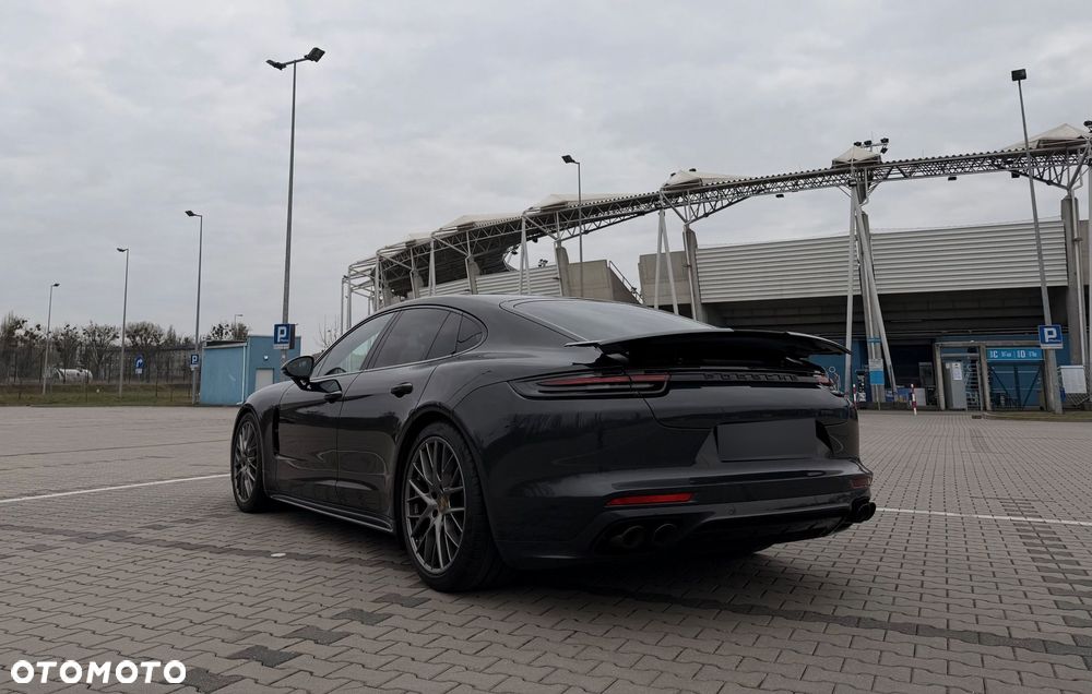 Porsche Panamera - 6