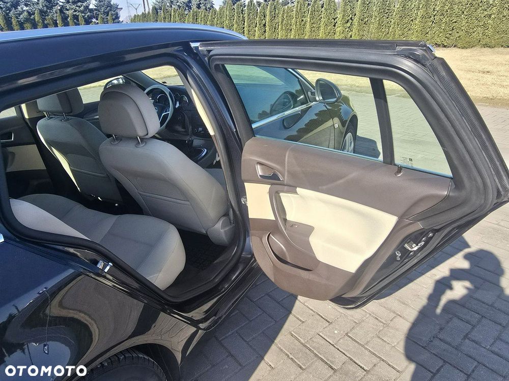 Opel Insignia - 18