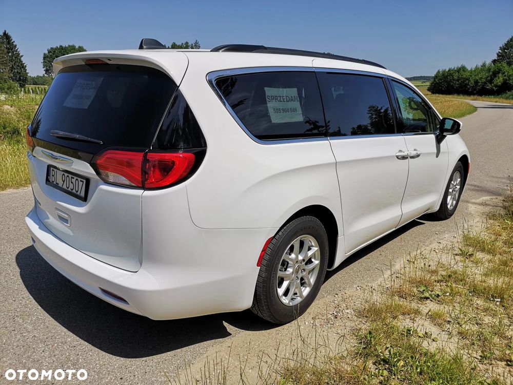 Chrysler Pacifica - 15