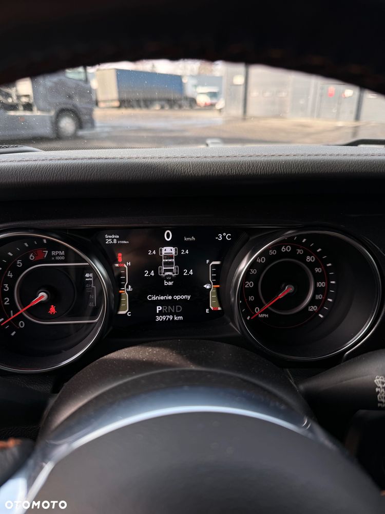 Jeep Wrangler - 4